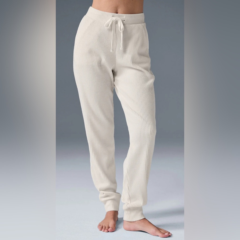 Alo Yoga Muse Matching Set (Hoodie and Pant in Ivory) Small - Picture 15 of 15